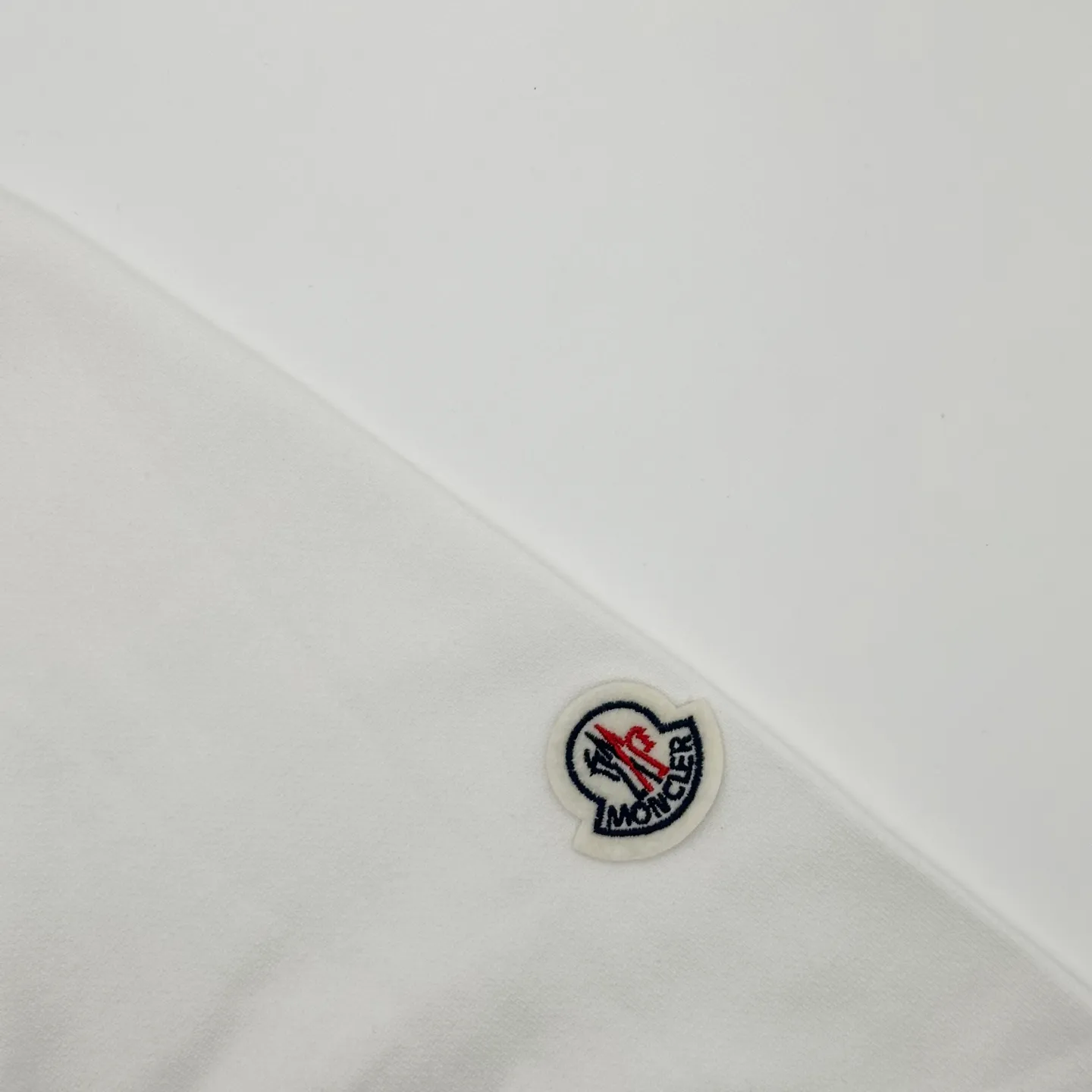 Moncle* logo 《 》 380 ， ， Same Style ， : Black White Coffee Brown Size：S（90-130 ） M（125-140 ） L（135-155 ） XL（155-175 ） XXL（175-200 ）